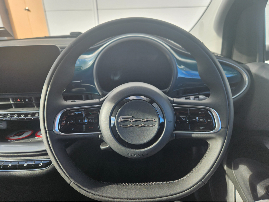 2025 Fiat 500e ICON 42KWH 3DR AUTO €19,950