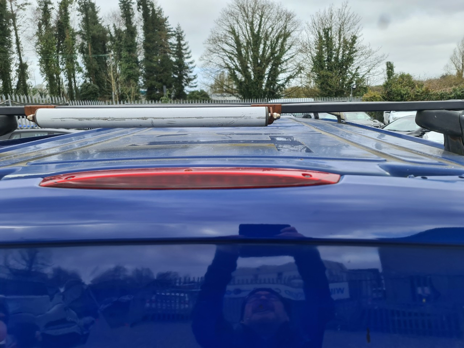 2014 Mercedes-Benz Vito - image 12