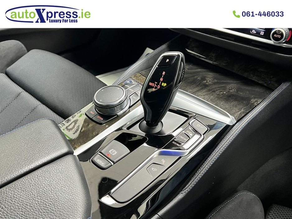 2018 BMW 5 Series - image 8