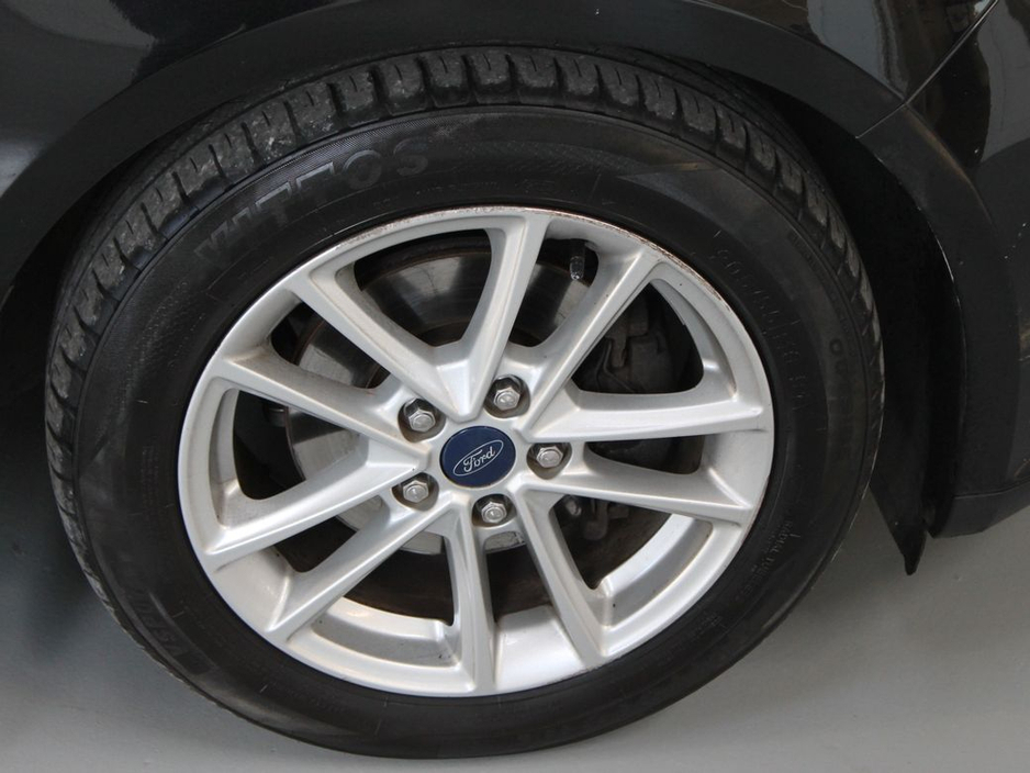 2014 Ford Focus - image 25