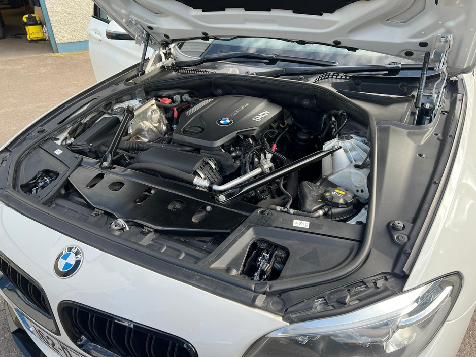 2016 BMW 5 Series - image 14