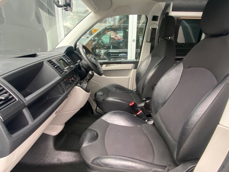 2018 Volkswagen Transporter - image 14