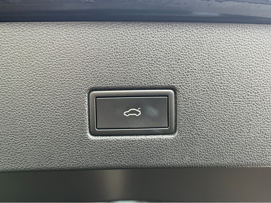 2022 Volkswagen T-Roc STYLE BLACK EDITION AUTOMATIC 2.0 DIESEL //ADAPTIVE CRUISE CONTROL//KEYLESS ENTRY//REVERSE CAMERA//