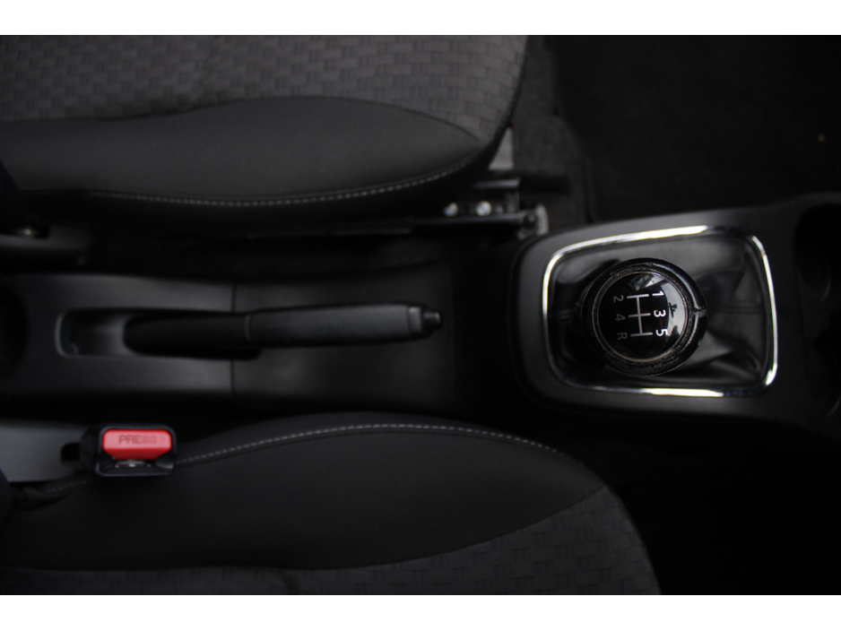 2018 Mitsubishi Space Star - image 13