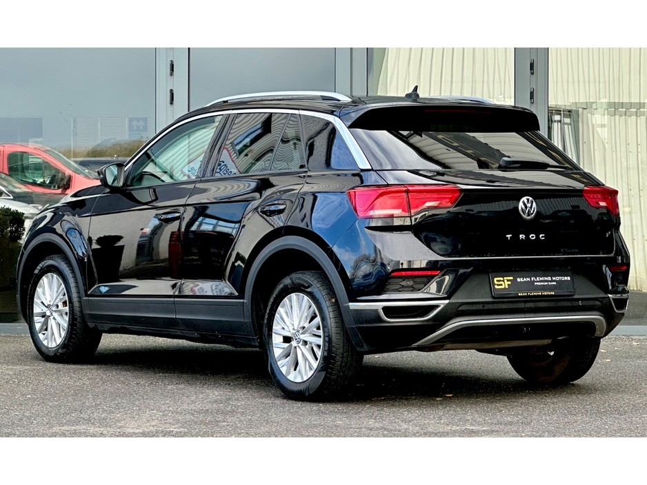 2018 Volkswagen T-Roc - image 4