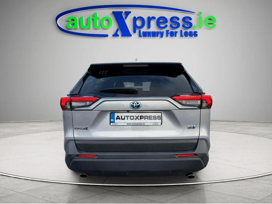 2022 Toyota Rav4 - image 10