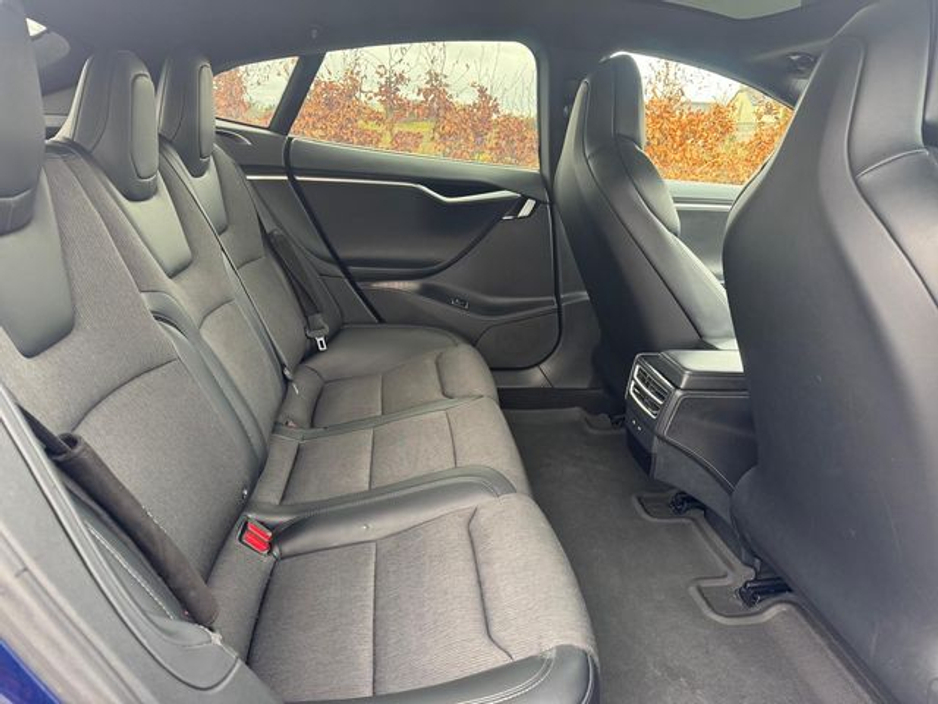 2018 Tesla Model S - image 9