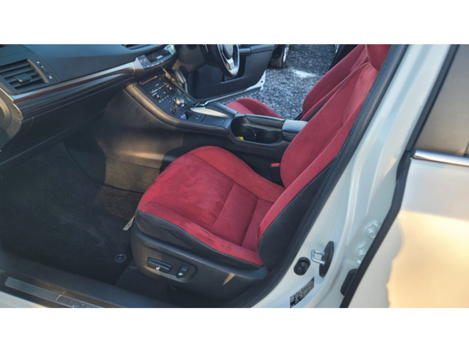 2016 Lexus CT 200 h - image 15