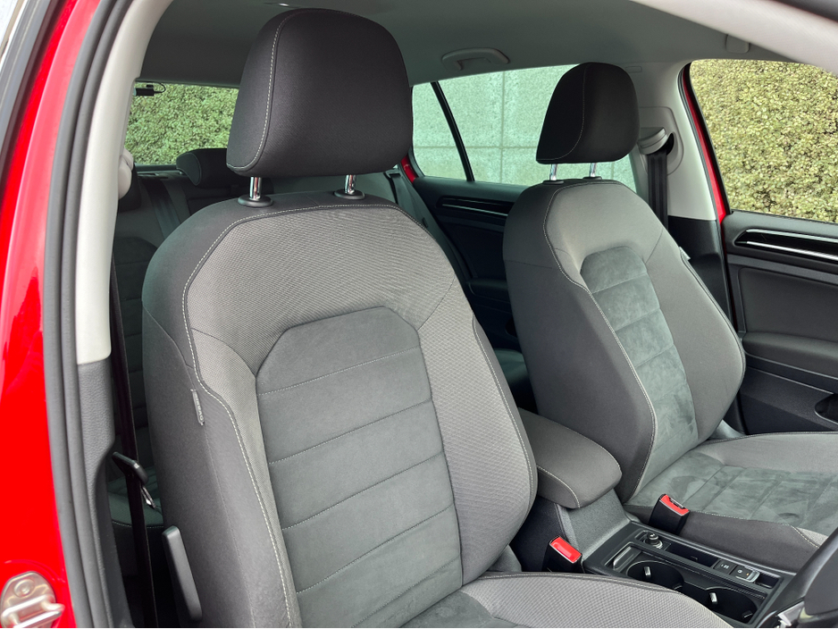 2019 Volkswagen Golf - image 11