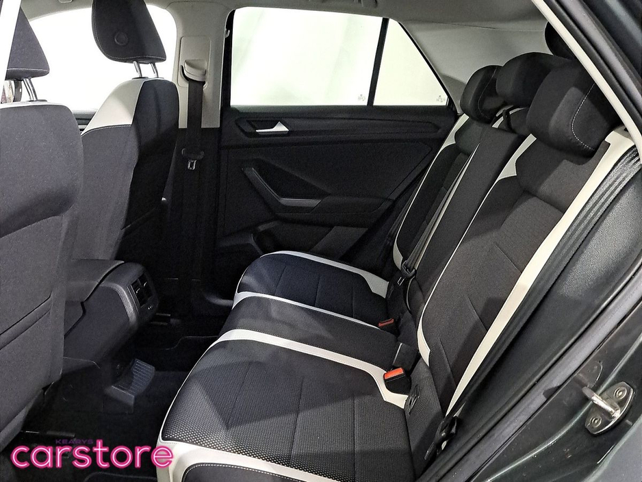 2019 Volkswagen T-Roc - image 10