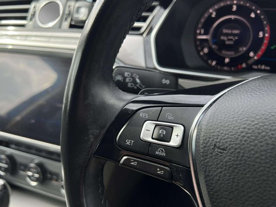 2019 Volkswagen Passat - image 35