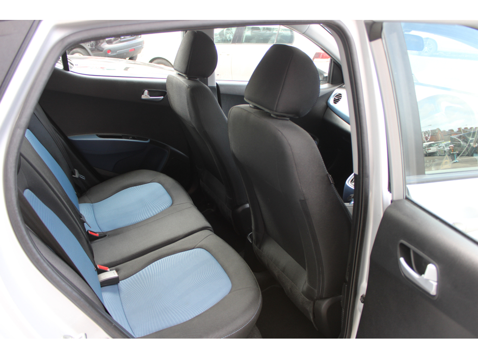 2016 Hyundai i10 - image 6