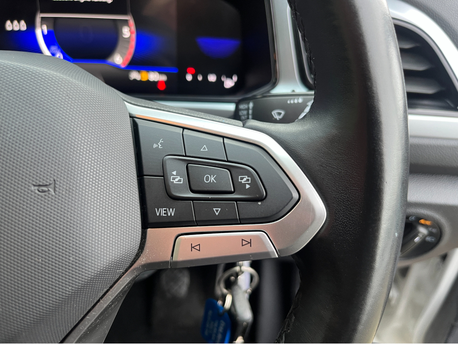 2023 Volkswagen T-Roc LIFE 2.0 TDI DIESEL €26,950