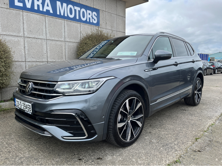 2023 Volkswagen Tiguan - image 5