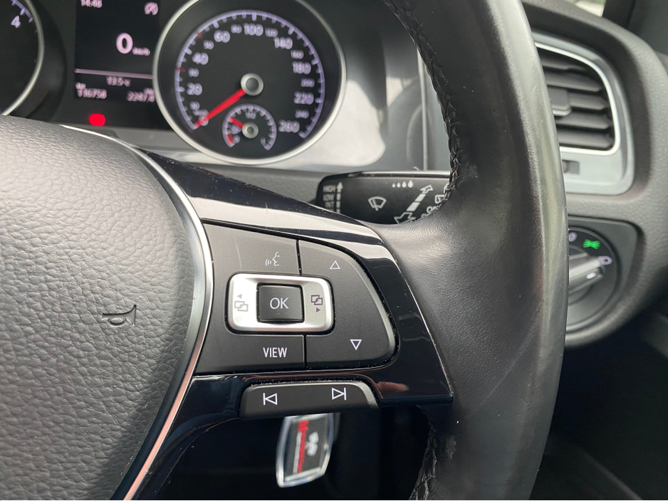 2019 Volkswagen Golf - image 25