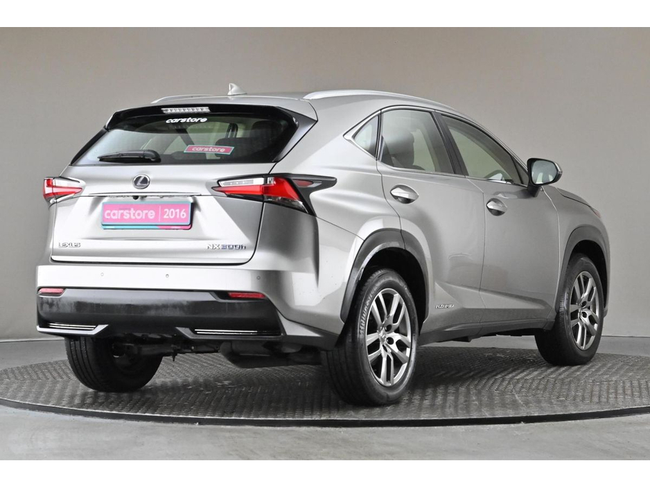 2016 Lexus NX 300 h - image 9