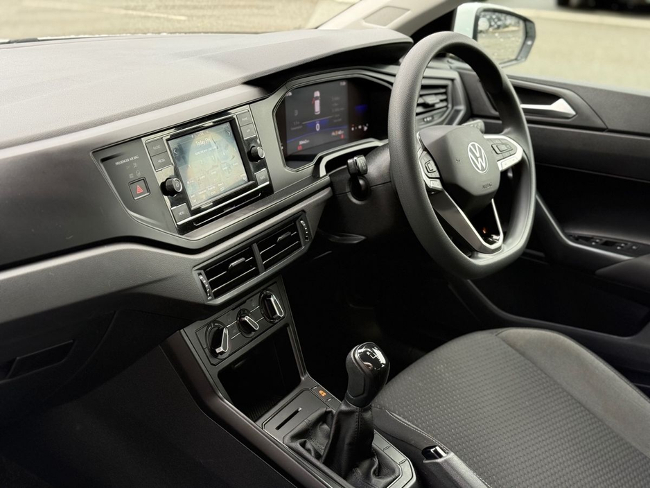 2022 Volkswagen Polo - image 7