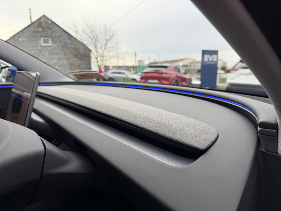 2025 Tesla Model 3 - image 33