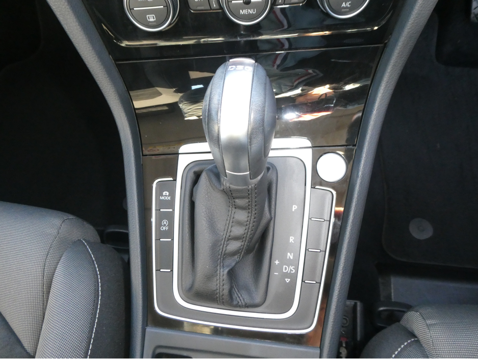 2015 Volkswagen Golf TSI Bluemotion €13,950