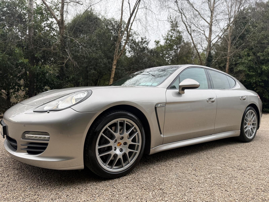 2012 Porsche Panamera - image 10