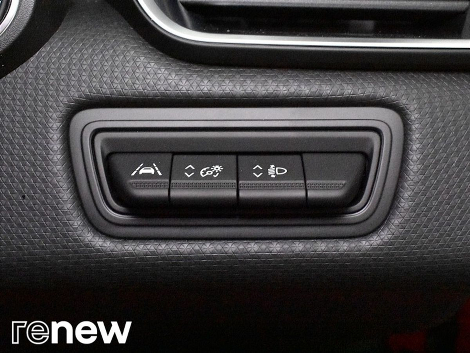 2022 Renault Clio - image 21