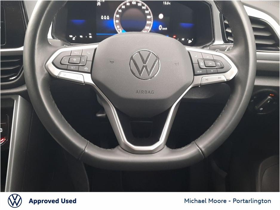 2025 Volkswagen T-Roc - image 16