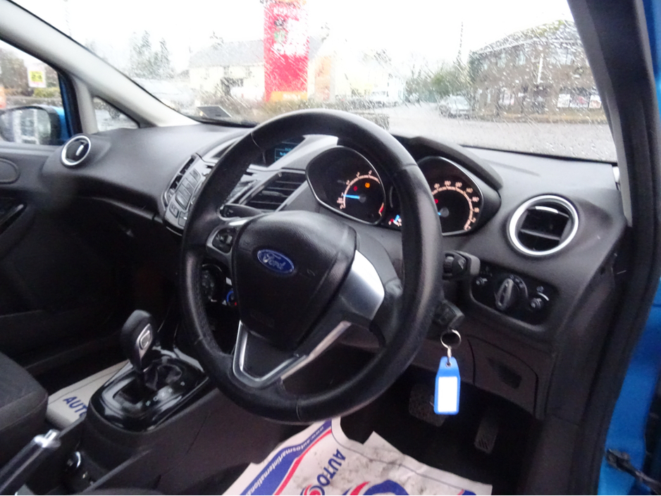 2015 Ford Fiesta TITANIUM  AUTOMATIC 1.0 ECO 100PS €9,250