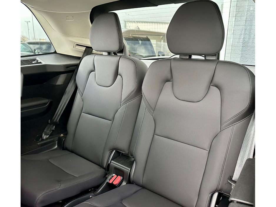 2025 Volvo XC90 - image 21
