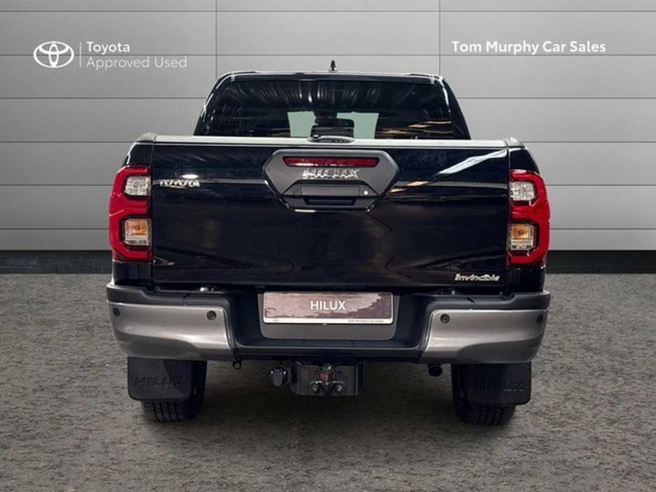 2026 Toyota Hilux Hilux 2.8 MHEV Invincible €49,972