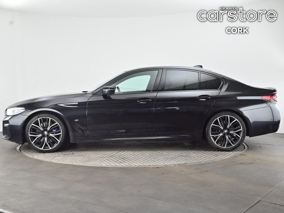 2022 BMW 5 Series - image 6