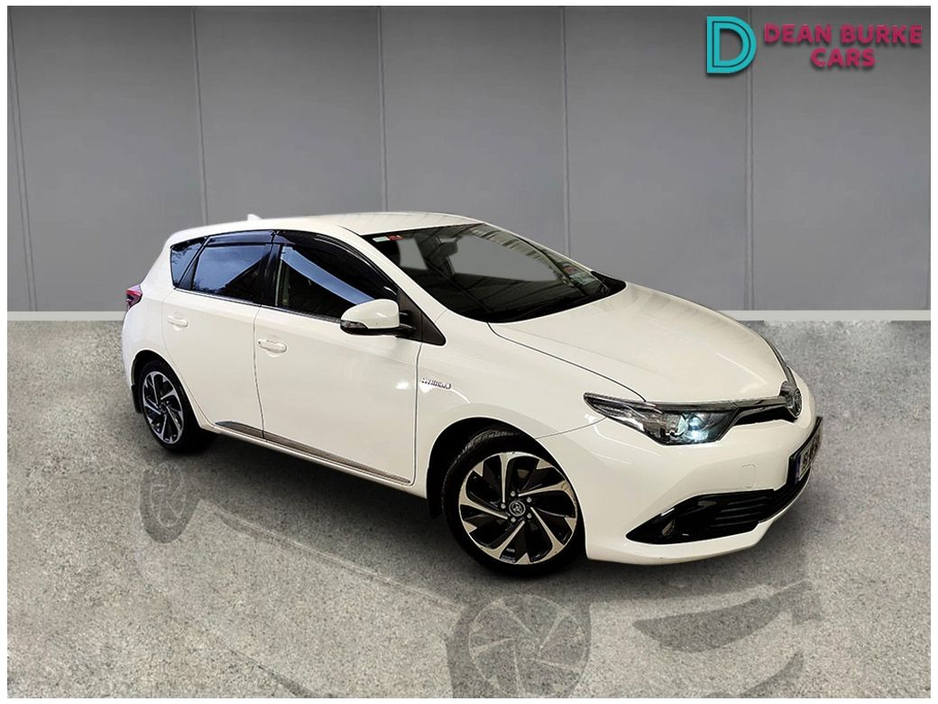 2016 Toyota Auris - image 10