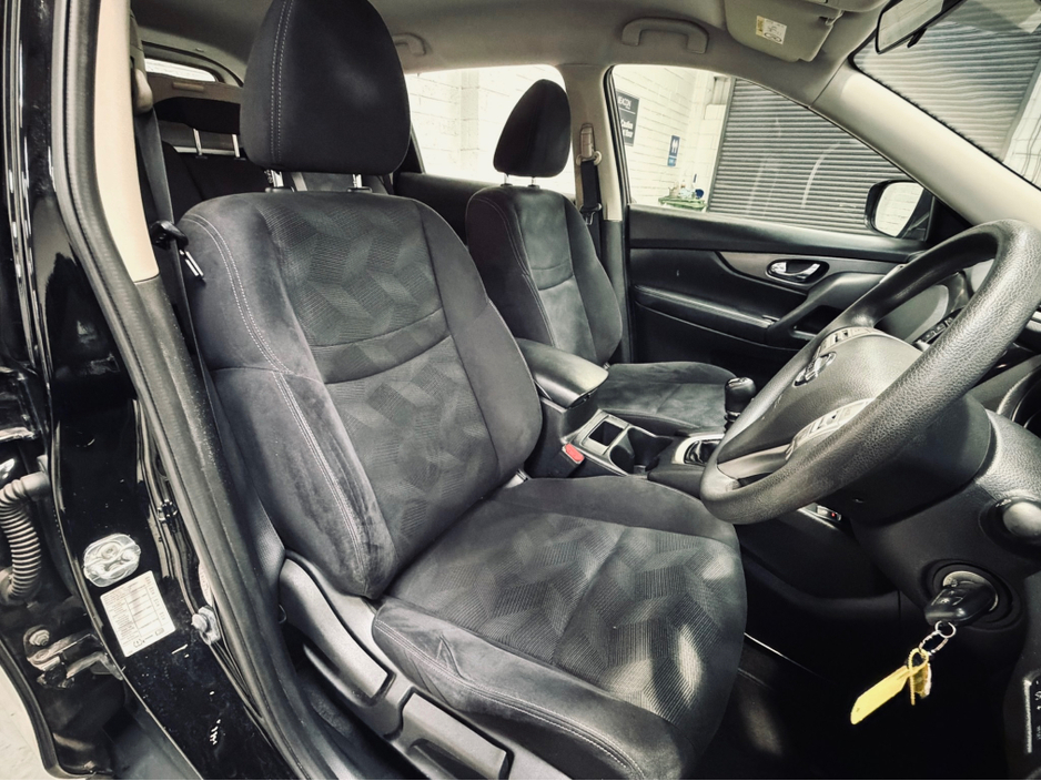 2017 Nissan X-Trail - image 10