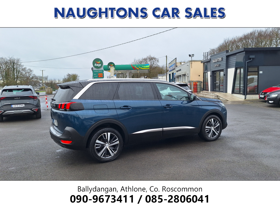 2023 Peugeot 5008 - image 3