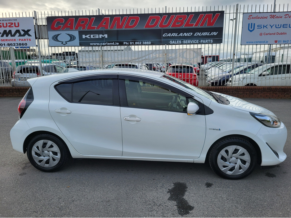 2020 Toyota Aqua - image 2