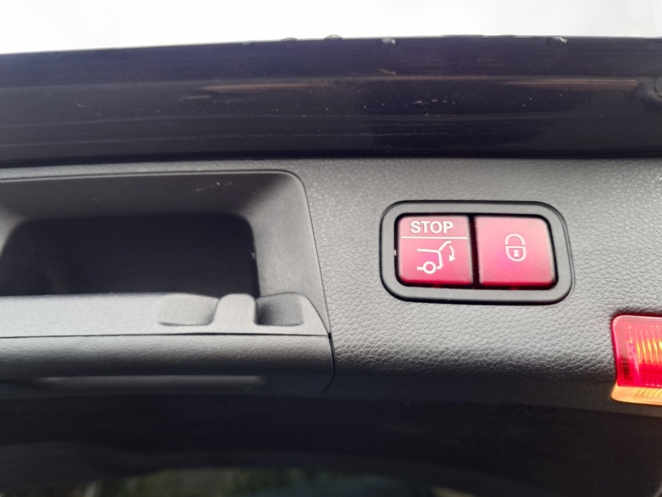 2014 Mercedes-Benz C Class - image 16