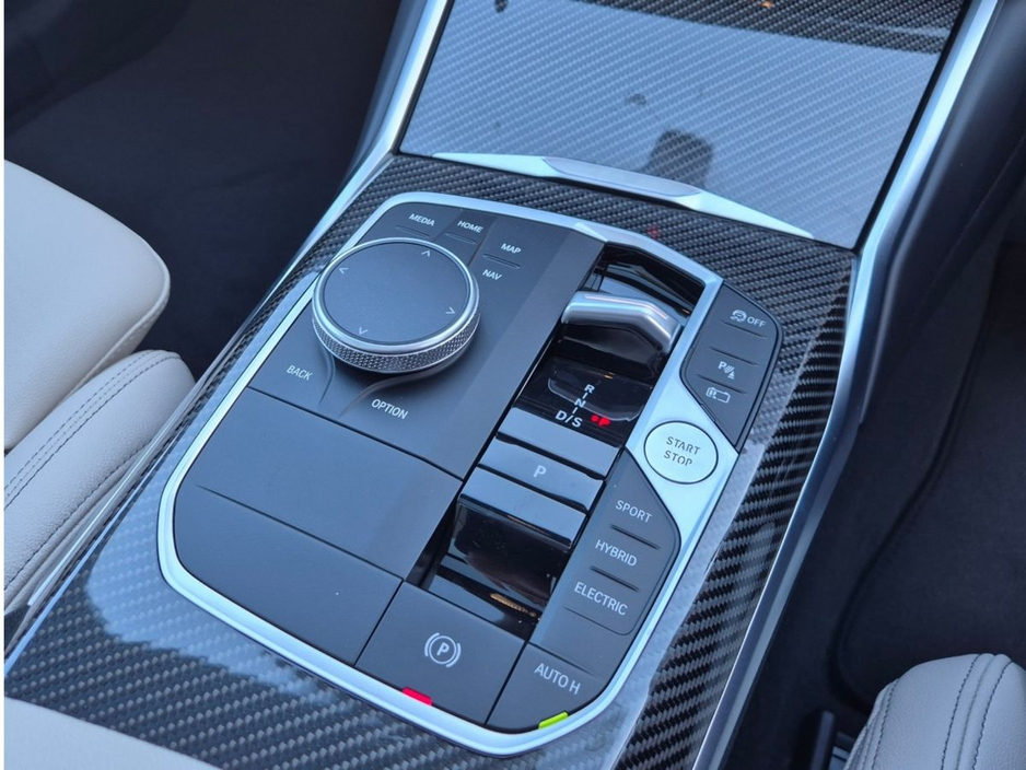 2026 BMW 3 Series - image 9