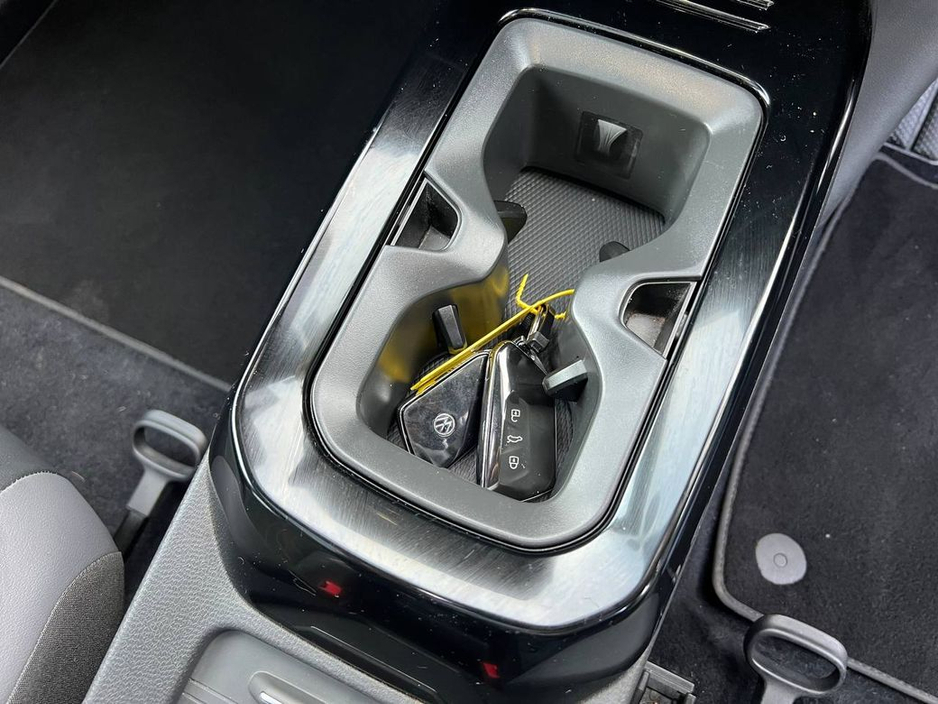 2023 Volkswagen ID.4 - image 12