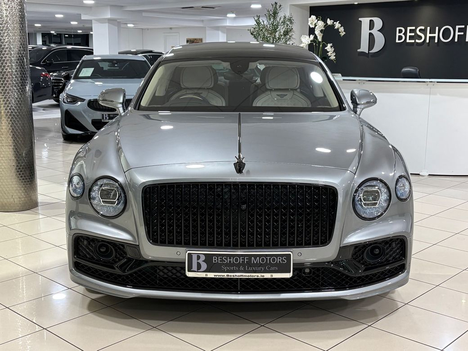 2025 Bentley Flying Spur 3.0 V6 E-HYBRID AZURE=AS NEW//HUGE SPEC=PAN ROOF//BALANCE OF BENTLEY WARRANTY=ONLY €150 ANNUAL ROAD TAX//TAILORED FINANCE PACKAGES AVAILABLE=TRADE INS €249,995
