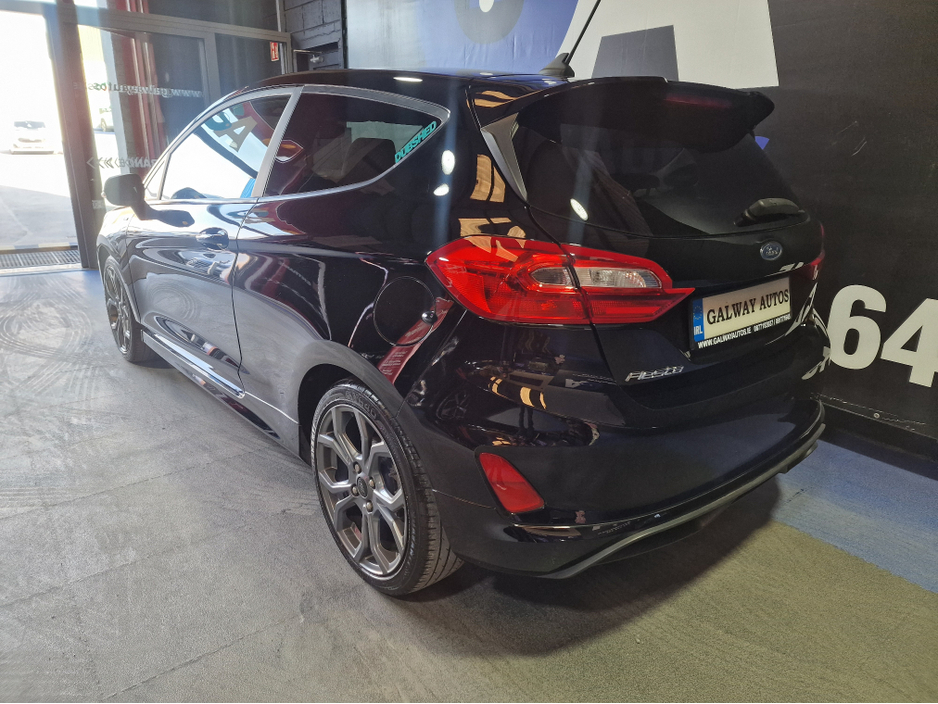 2019 Ford Fiesta - image 7