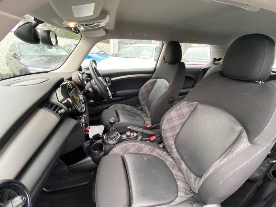 2016 MINI Hatch COOPER 1.5petrol 3Dr €13,900