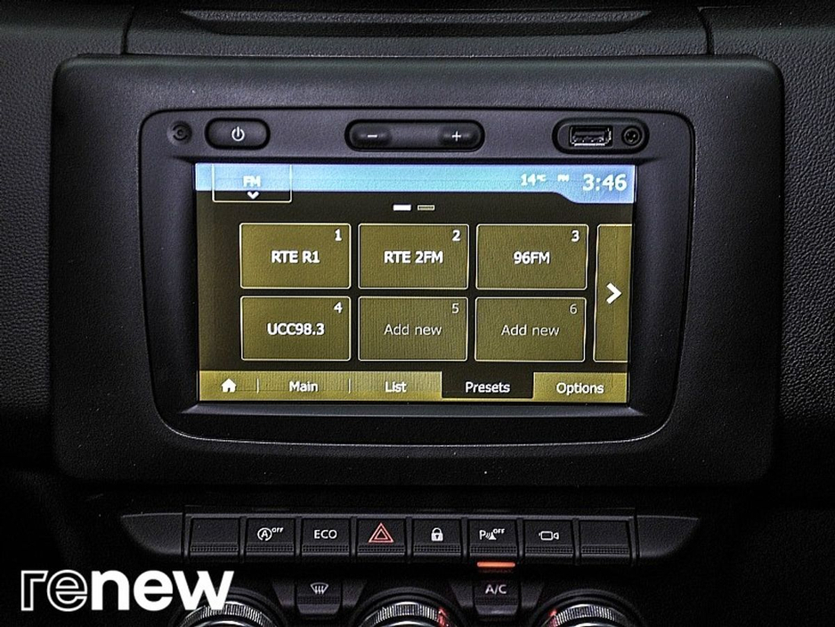 2022 Dacia Duster - image 25