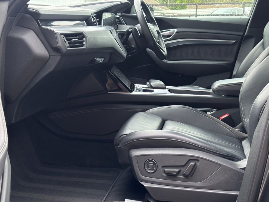 2021 Audi e-tron - image 14