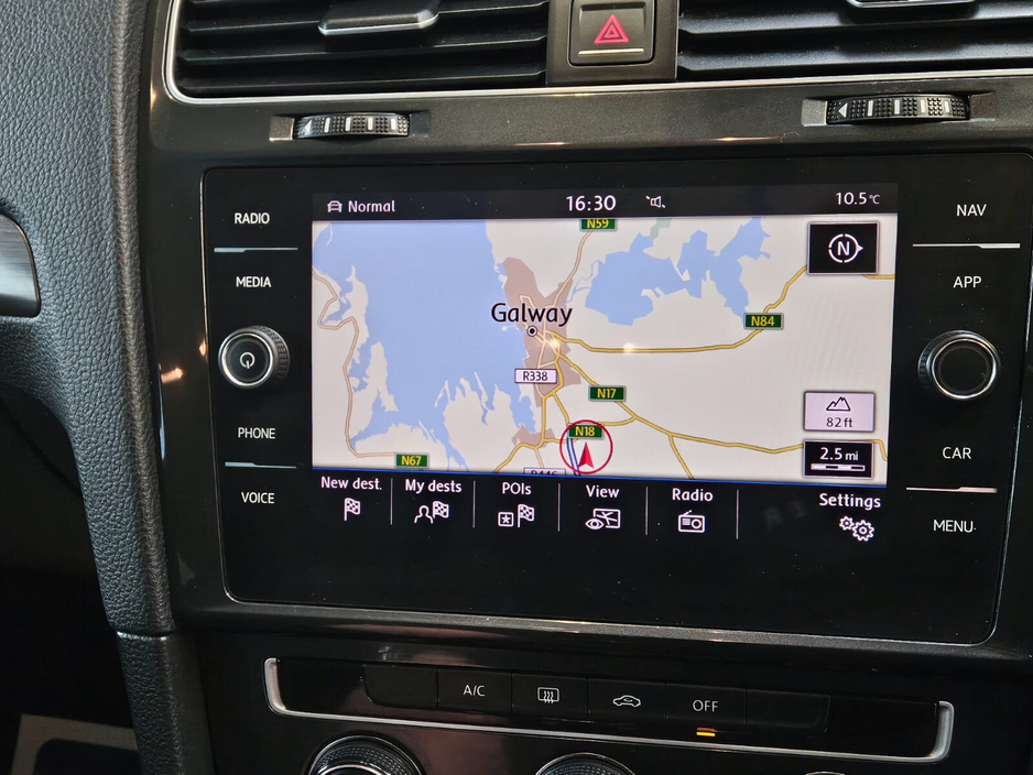 2017 Volkswagen Golf - image 12