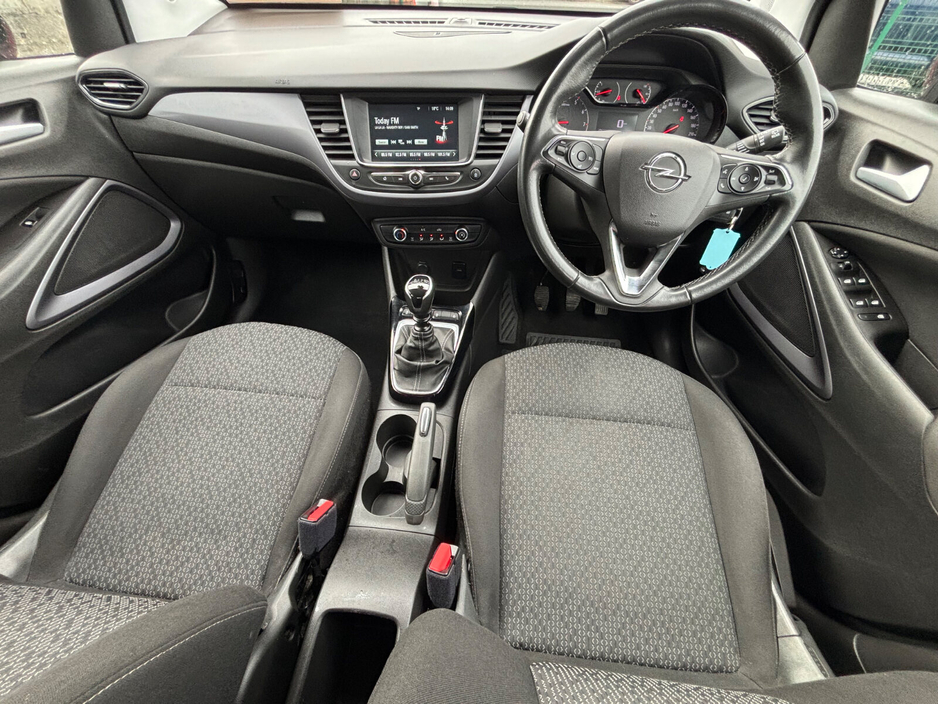 2023 Opel Crossland X  €15,000