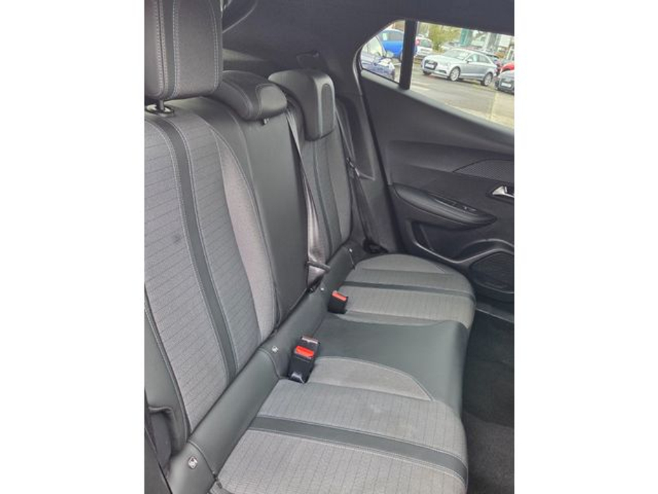 2023 Peugeot 2008 - image 8