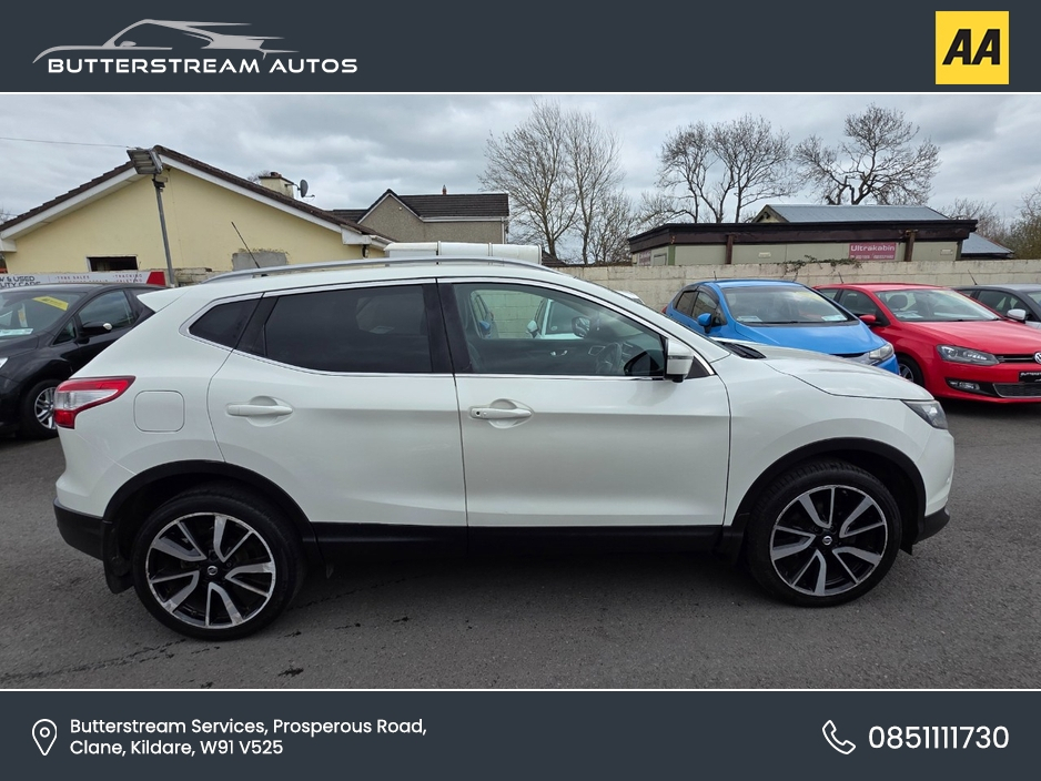 2015 Nissan Qashqai - image 3