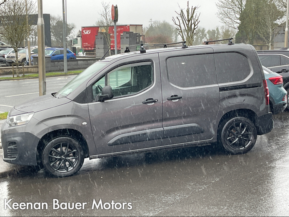2022 Citroen Berlingo - image 16