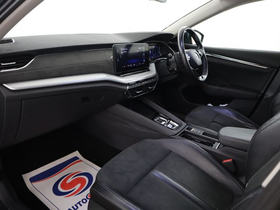 2022 Skoda Octavia - image 18