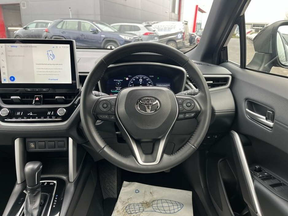 2023 Toyota Corolla Cross - image 9