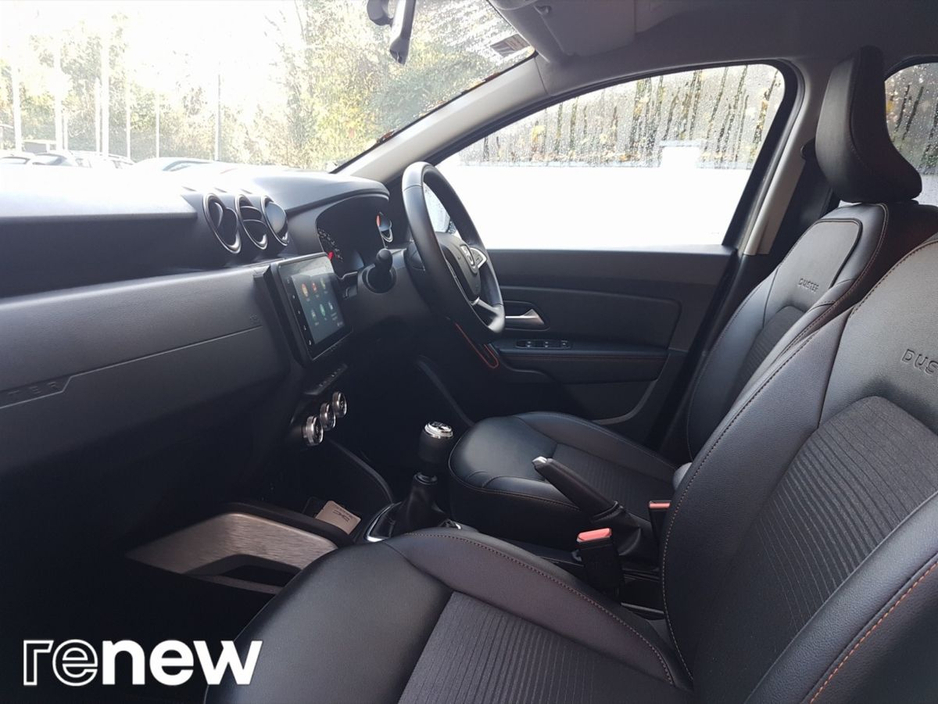 2022 Dacia Duster - image 5